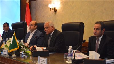 محافظ الجيزة يوافق على ٦ مشروعات خدمية بأطفيح ومنشاة القناطر 