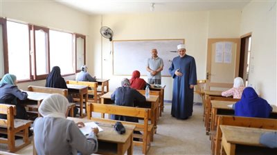 وكيل الأزهر يتفقد لجان امتحانات الشهادة الثانوية بالإسماعيلية 