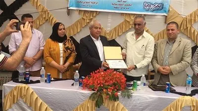 رئيس نبروه يشرف علي قافلة تعليمية وطبية لمحاربة الأمية وتحسين الصحة 