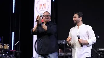 العريش تعيد ذكريات ٢٦ عام بين حميد الشاعري وهشام عباس في حفل غنائي على أرض الفيروز