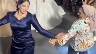 بطلة الفستان الأزرق تكشف تفاصيل جديدة عن الواقعة