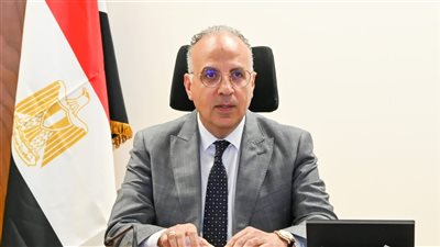 وزير الري يتابع موقف مشروعات تأهيل وصيانة المنشآت المائية الكبرى