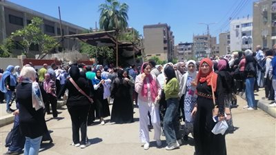تباين آراء طلاب الثانوية حول امتحان الكيمياء والجغرافيا بالقليوبية