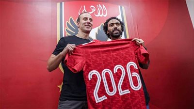 عاجل.. الأهلي يجدد عقد حسين الشحات لمدة ثلاث سنوات