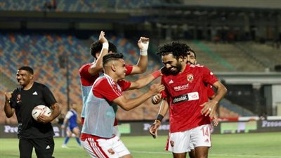 عاجل.. الأهلي يستقر على رحيل نجم الفريق في صدمة لجماهير المارد الأحمر