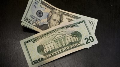 سعر الدولار اليوم الإثنين بداية التعاملات وقبيل أجازة عيد الاضحي المبارك 