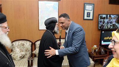 محافظ الدقهلية يستقبل أسقف ميت غمر ودقادوس للتهنئة بعيد الأضحى (صور)