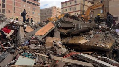 انهيار عقار بالإسكندرية.. 