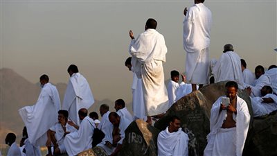 دار الإفتاء توضح حكم صيام يوم عرفة للحجاج.. فضائل يوم عرفة.. ولماذا سمي لهذا الإسم؟