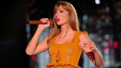 تايلور سويفت تتعرض لموقف محرج.. فماذا طلبت من جمهورها؟ 