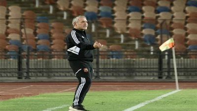 تفاصيل اجتماع كولر مع الجهاز المعاون في الأهلي