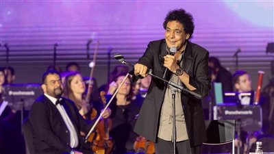 محمد منير يعلن عن إجراءه عملية جراحية جديدة بألمانيا 