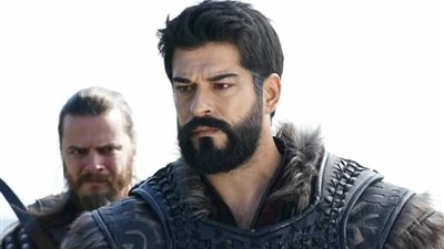 من هو بوراك أوزجيفيت بطل مسلسل 