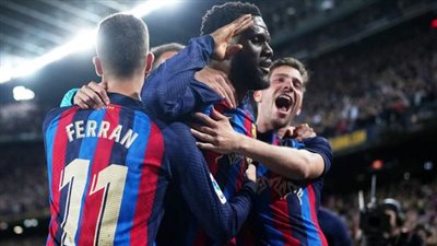 نجم برشلونة يحسم مصيره من الرحيل عن النادي