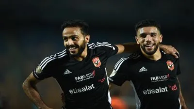 عاجل.. نجم الأهلي يحسم موقفه من الانتقال إلى الزمالك