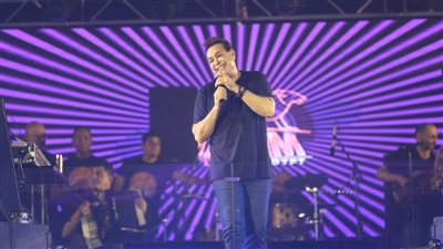 بالصور.. حكيم يتألق مع جمهوره في حفل كامل العدد بالساحل الشمالي 