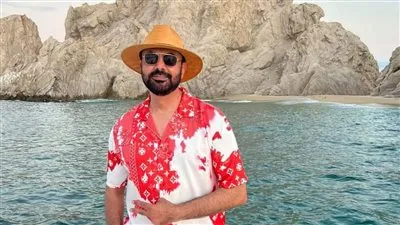 محمد كريم يقضي أجازة العيد على جزيرة لوس كابو بالمكسيك