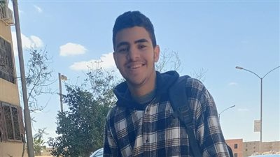 الأول على مدرسة 