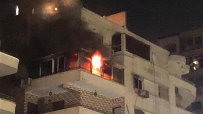 المعمل الجنائي يعاين حريق هائل بشقة سكنية فى حلوان