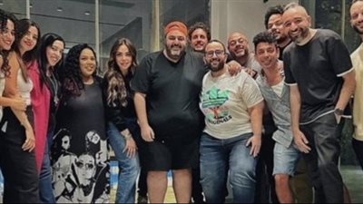 شيكو يشعل الأجواء في حفل عيد ميلاده وسط عدد من الفنانين