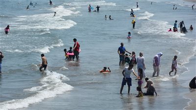 بيان تفصيلي من هيئة الأرصاد بشأن طقس الأحد.. وتحذير عاجل للمصطافين 