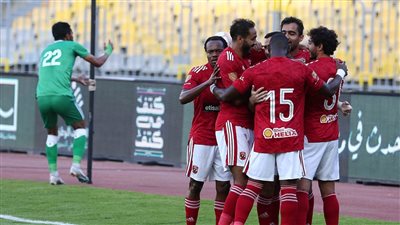 ثنائية معلول وكهربا تحسم الشوط الأول للأهلي أمام الاتحاد السكندري بالدوري