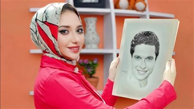 «زي ما قال الريس».. فتاة شرقاوية تدعم ذوي الهمم: «بعلمهم الرسم» (صور)