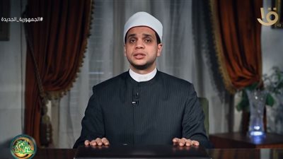 كن إلى جانبه.. داعية: المسن في معية الله ومستجاب الدعاء (فيديو)