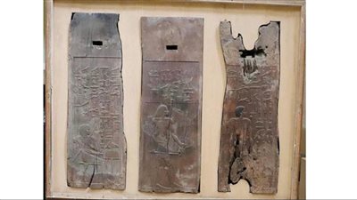 أول طبيب أسنان فى التاريخ.. تفاصيل ترميم اللوحات الخشبية لمصطبة حسى رع 