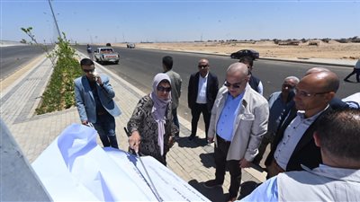 وزير الإسكان يتفقد الوحدات السكنية بمشروع 