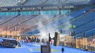 عاجل- اشتعال النيران في استاد القاهرة الدولي قبل ساعات من لقاء القمة بين الأهلي والزمالك 