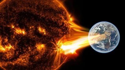 هل تضرب عاصفة شمسية الأرض في 2025؟ نائب مركز علوم الفضاء يُوضح 