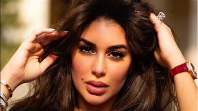 بالأزرق.. ياسمين صبري تخطف الأنظار بإطلالة ساحرة