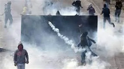 إصابة عشرات الفلسطينيين بالاختناق خلال اشتباكات مع الجيش الإسرائيلي 