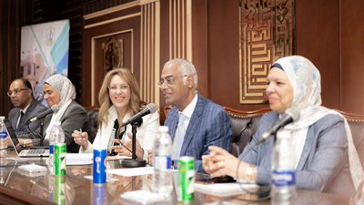 رئيس جامعة بورسعيد يشهد التصفيات ما قبل النهائية لمبادرة شباب من أجل التنمية