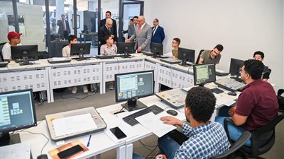 رئيس الهيئة العربية للتصنيع يتفقد برامج التدريب الصيفي لطلبة كليات الهندسة بأكاديمية الهيئة للتدريب