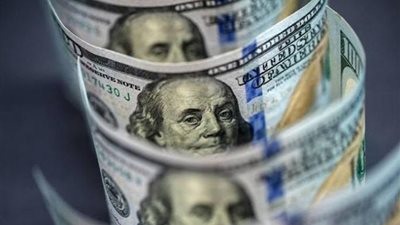 سعر الدولار اليوم في البنوك ومكاتب الصرافة.. انهيار السوق السوداء 