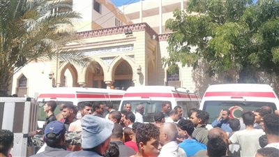 المئات يشيعون ضـحــايـا انهــيار عقار حدائق القبة بمسقط رأسهم بالشرقية