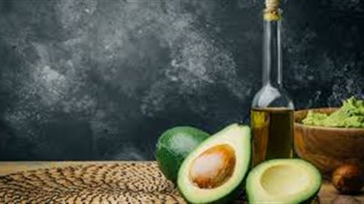فوائد سحرية لزيت الأفوكادو للبشرة الجافة والشعر