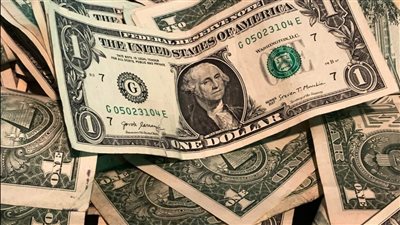  الدولار يصعد وبيانات التضخم باليابان تعزز من سعر الين اليابانى