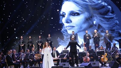 وزيرة الثقافة ومحافظ الإسكندرية يفتتحان 