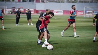الأهلي يواصل تدريباته استعدادًا لمواجهة بيراميدز في الدوري المصري