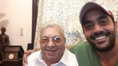 فاروق فلوكس يصدم جمهوره بسر عن ابنه فماذا كشف؟ 