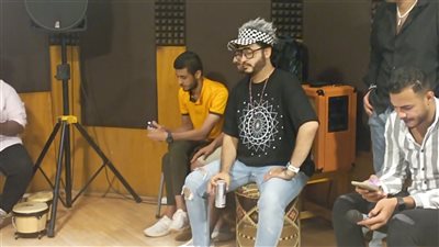 خاص.. إيساف ينتهي من البروفات النهائية بحفل دمنهور منذ ساعات قليلة (صور) 