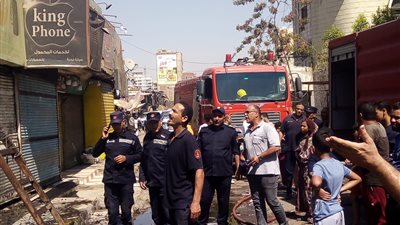 السيطرة على حريق في 4 باكيات بشرق السكة الحديد بشبرا الخيمة