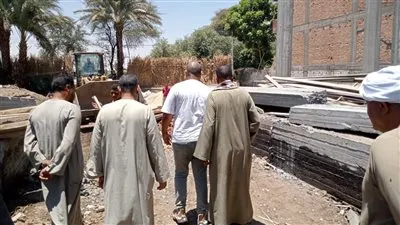 إزالة التعديات على الأراضي الزراعية والبناء المخالف في أبومناع بقنا