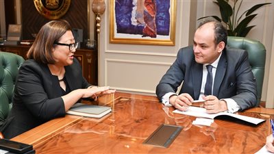 وزير الصناعة يبحث مع مسؤولي شركة جنرال موتورز ايجيبت خطط التوسع بالسوق المصري 