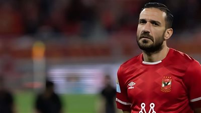 الأهلي يقرر تجديد عقد علي معلول