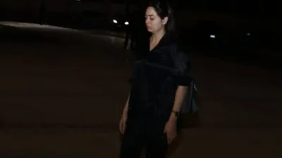 هبة مجدي أبرز حضور عزاء والد الفنانة مي كساب