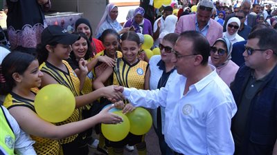 محافظ الإسكندرية يطلق فعاليات العيد القومي الـ71 بموكب مهيب على طول الكورنيش